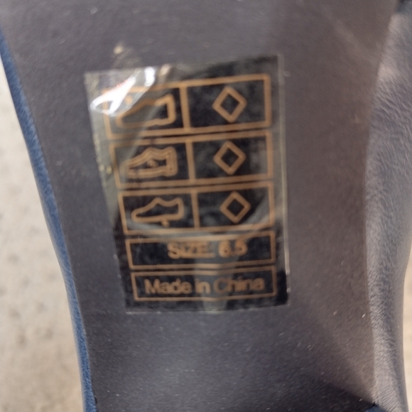 B.A.I.T. Charlie Retro Mary Jane's Size 6.5 Blue - Picture 10 of 10